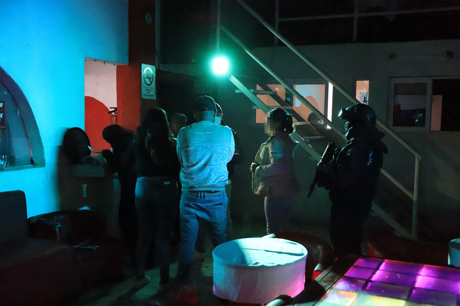 En operativo de seguridad, suspenden dos establecimientos en Calpulalpan